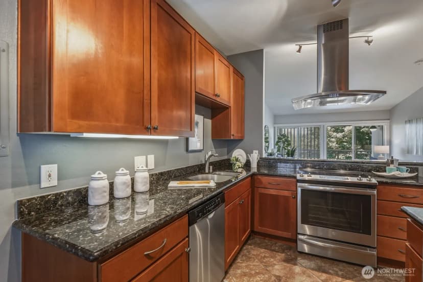 Property photo for 130 105th Avenue Se #316, Bellevue photo 6