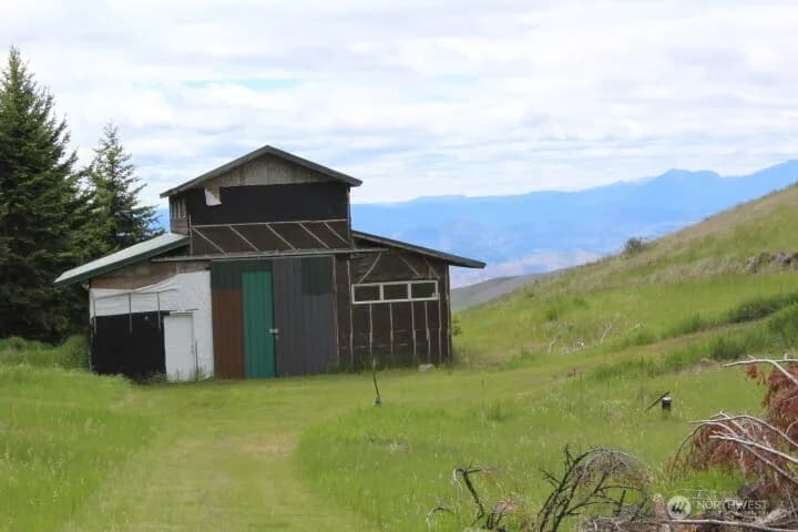 Property photo for 302 Davies Road, Oroville photo 21