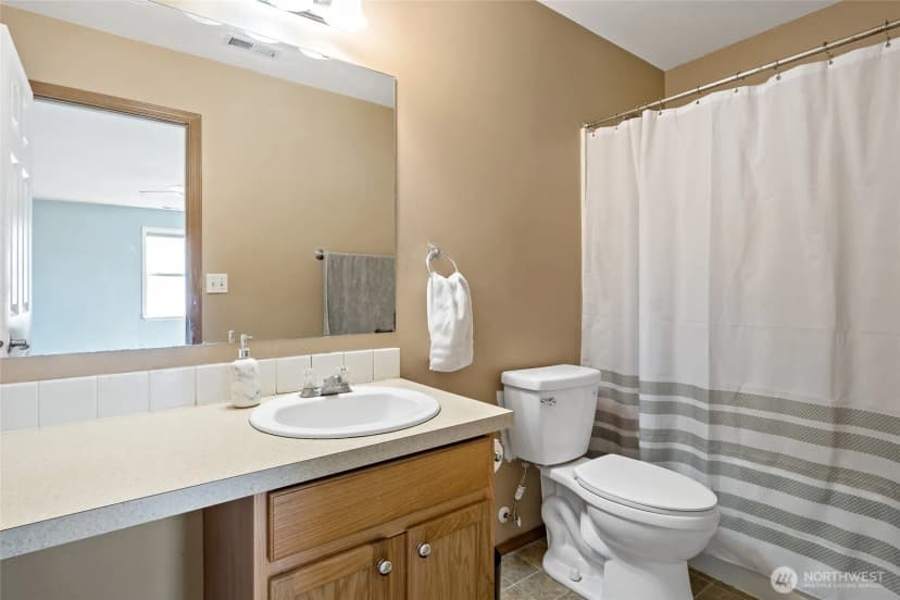 Property photo for 908 Daffodil Avenue Ne, Orting photo 25