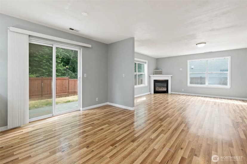 Property photo for 908 Daffodil Avenue Ne, Orting photo 13