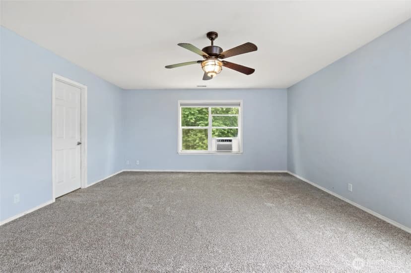 Property photo for 908 Daffodil Avenue Ne, Orting photo 26