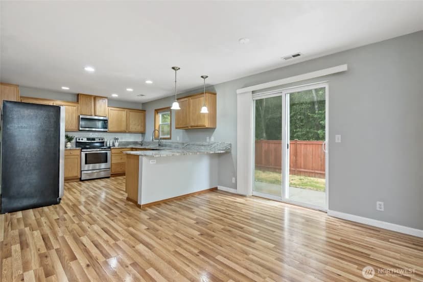 Property photo for 908 Daffodil Avenue Ne, Orting photo 9