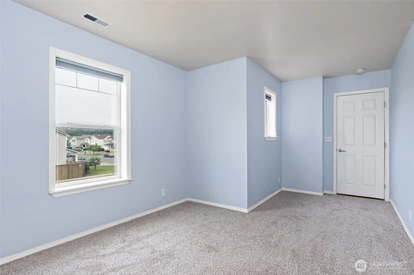Property photo for 908 Daffodil Avenue Ne, Orting photo 20