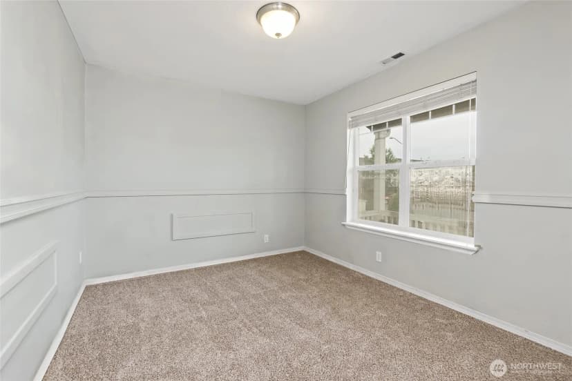 Property photo for 908 Daffodil Avenue Ne, Orting photo 6