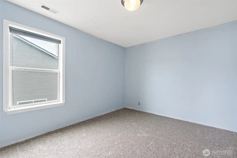 Property photo for 908 Daffodil Avenue Ne, Orting photo 22