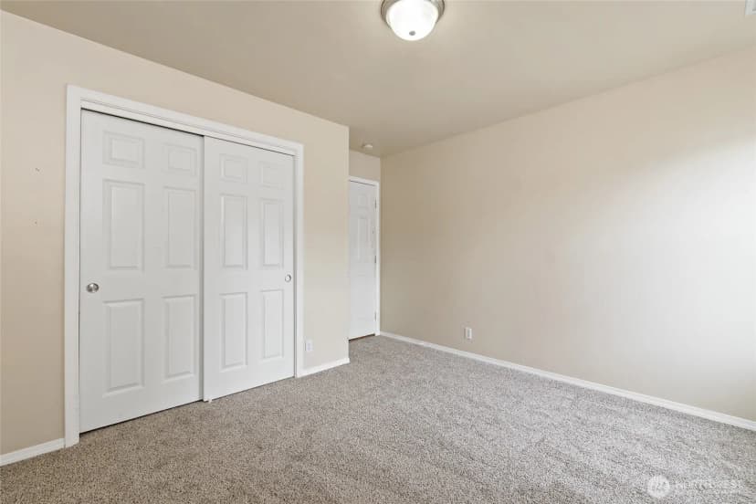 Property photo for 908 Daffodil Avenue Ne, Orting photo 24