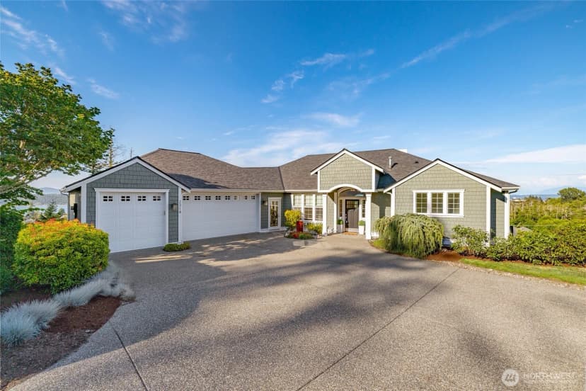 Property photo for 2314 20th Street, Anacortes photo 2