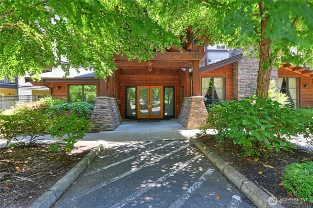 Property photo for 18707 Se Newport Way #303, Issaquah