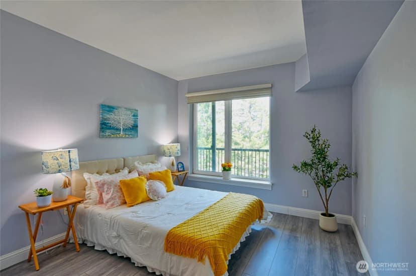 Property photo for 18707 Se Newport Way #303, Issaquah photo 16