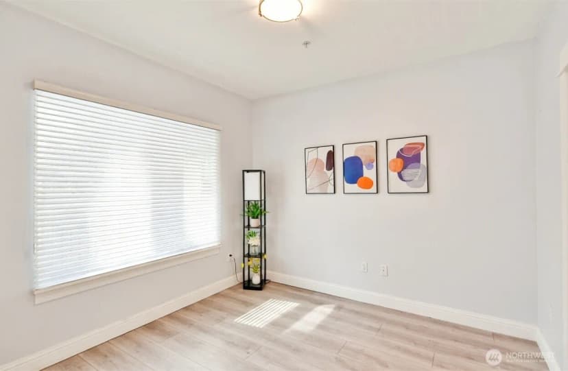 Property photo for 18707 Se Newport Way #303, Issaquah photo 21