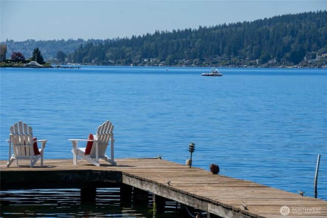 Property photo for 11055 Se Lake Road, Bellevue