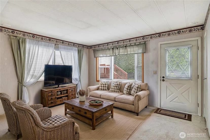 Property photo for 17044 Woodcrest Drive Ne, Bothell photo 13