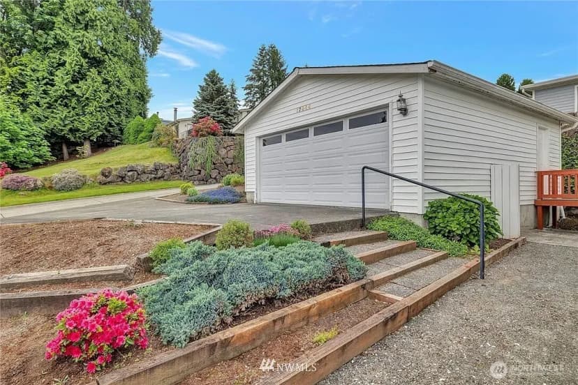 Property photo for 17044 Woodcrest Drive Ne, Bothell photo 20
