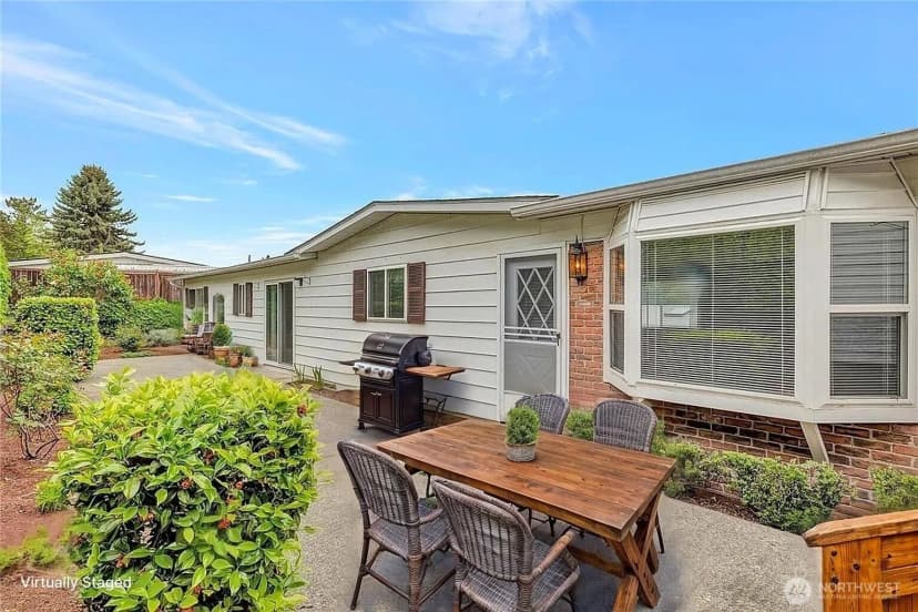 Property photo for 17044 Woodcrest Drive Ne, Bothell