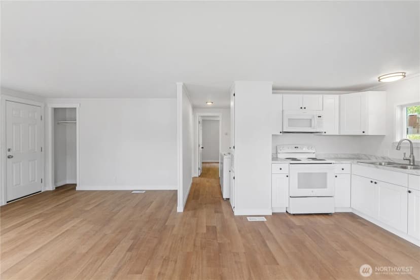 Property photo for 1019 Standford Drive #16, Cosmopolis photo 10