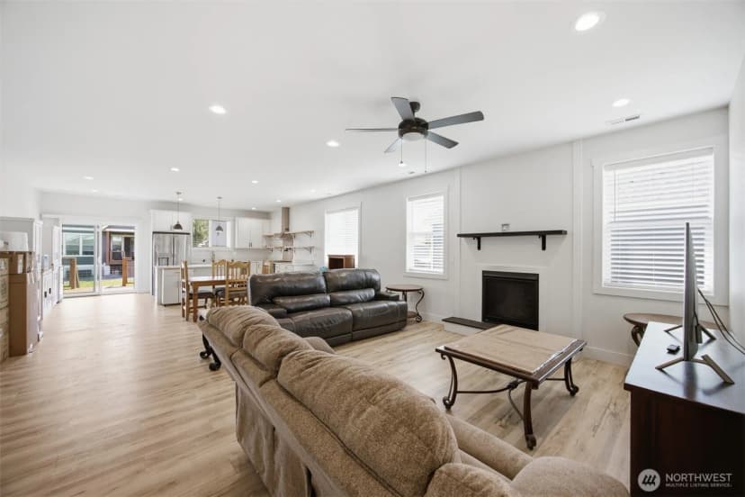 Property photo for 533 Second Street, Sumas photo 9