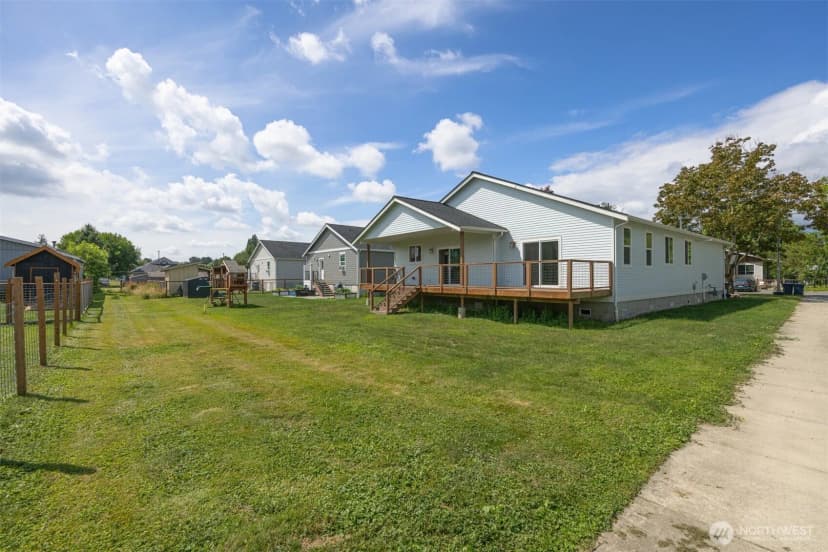 Property photo for 533 Second Street, Sumas photo 38