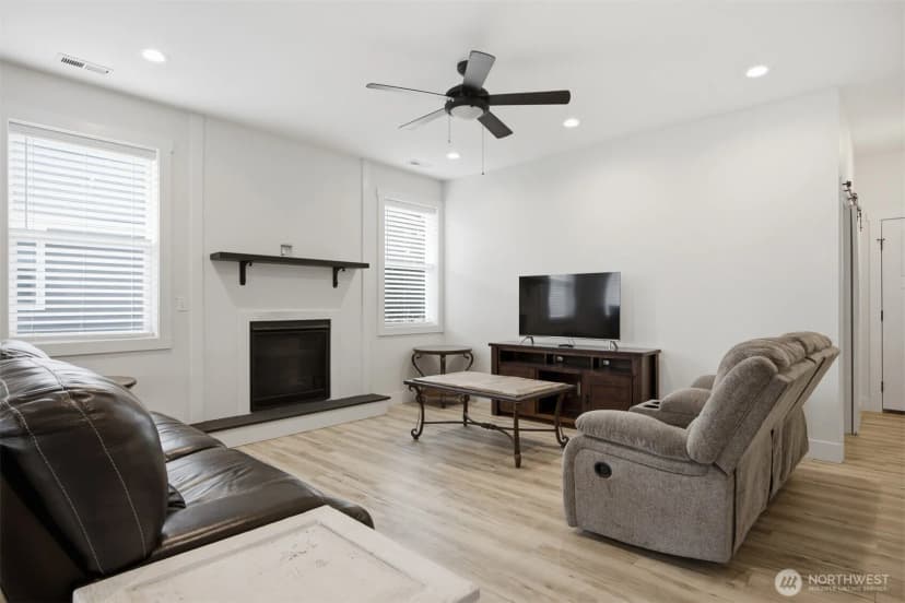 Property photo for 533 Second Street, Sumas photo 8
