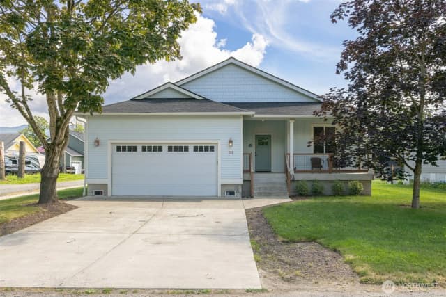 Property photo for 533 Second Street, Sumas