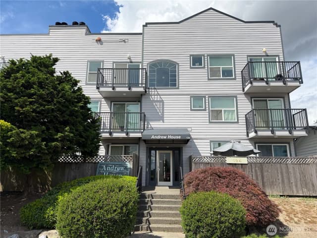 Property photo for 124 Sw 154th Street #302, Burien