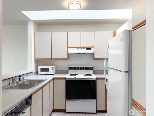 Property photo for 124 Sw 154th Street #302, Burien photo 4