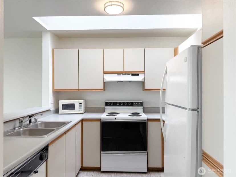 Property photo for 124 Sw 154th Street #302, Burien photo 4