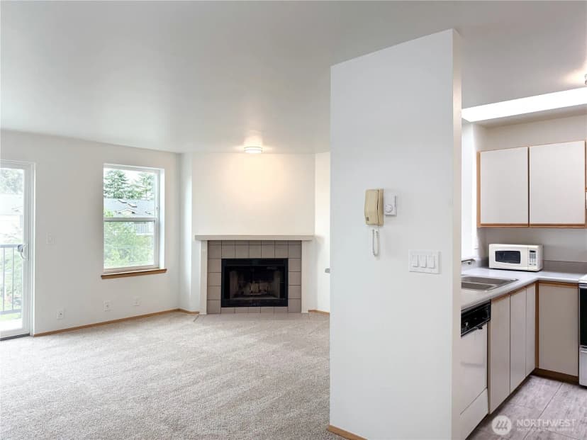 Property photo for 124 Sw 154th Street #302, Burien photo 2