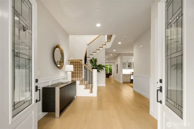 Property photo for 24480 Ne 19th Place, Sammamish photo 4