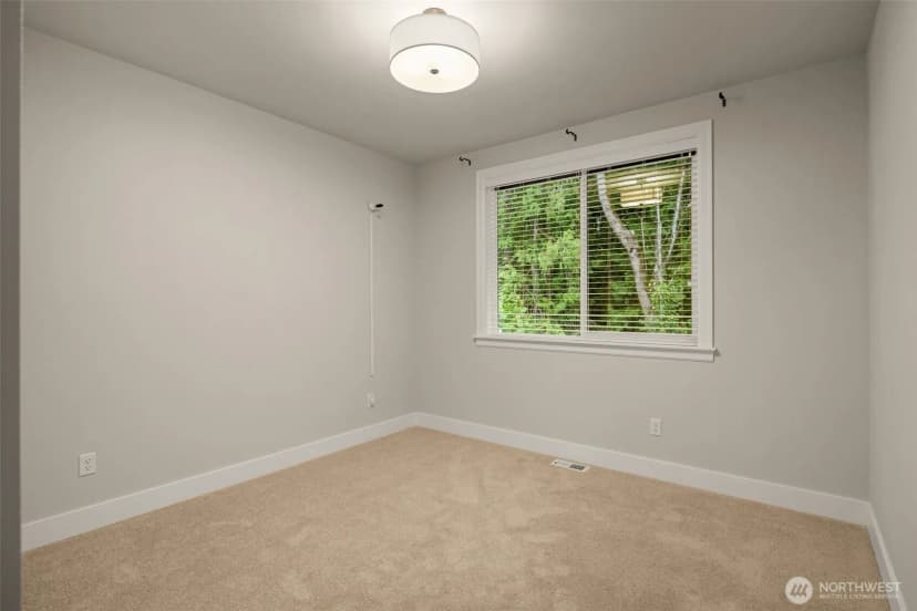 Property photo for 24480 Ne 19th Place, Sammamish photo 33