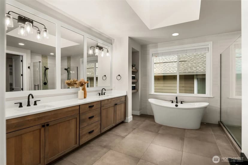 Property photo for 24480 Ne 19th Place, Sammamish photo 28