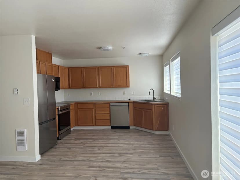 Property photo for 10312 140th Street Court E ##45, Puyallup photo 2