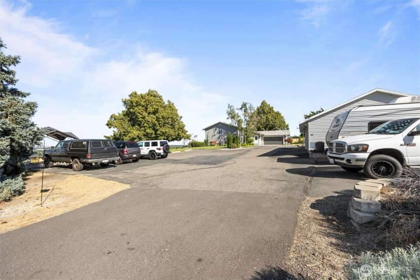 Property photo for 703 S 48th Avenue, West Richland photo 35