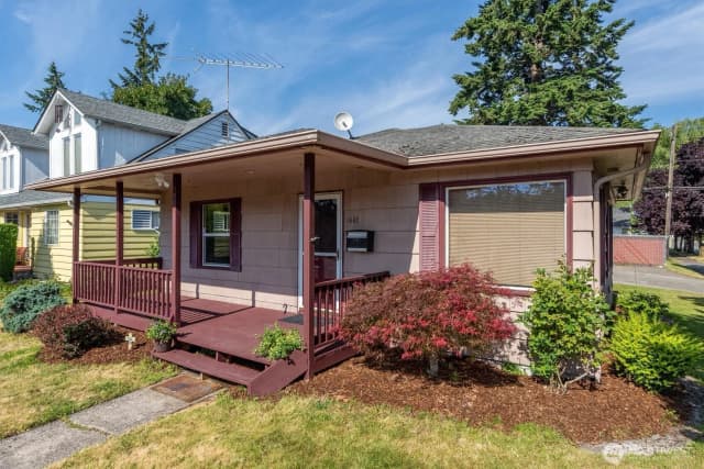 Property photo for 1447 9th Avenue, Longview photo 2