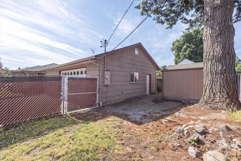 Property photo for 1447 9th Avenue, Longview photo 35