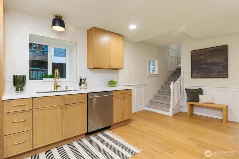 Property photo for 715 27th Avenue, Seattle photo 8