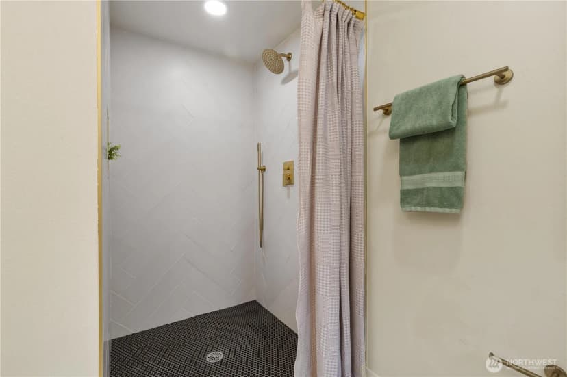 Property photo for 715 27th Avenue, Seattle photo 21
