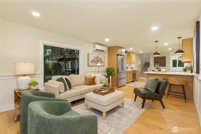 Property photo for 715 27th Avenue, Seattle photo 5