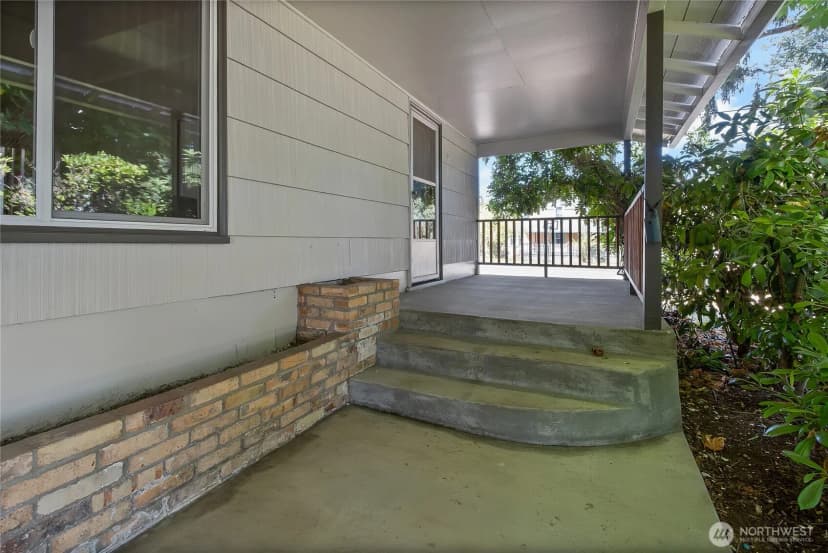 Property photo for 9410 355th Street S, Mc Kenna photo 4