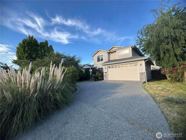 Property photo for 510 3rd Avenue N, Edmonds photo 2