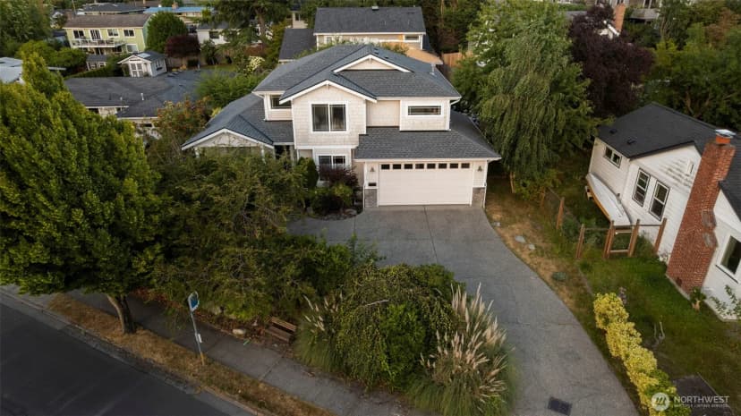 Property photo for 510 3rd Avenue N, Edmonds photo 3