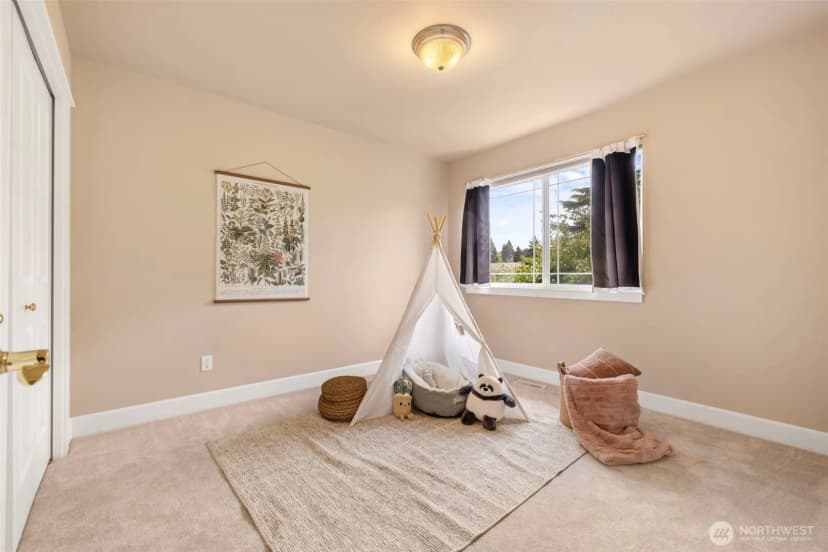 Property photo for 510 3rd Avenue N, Edmonds photo 31