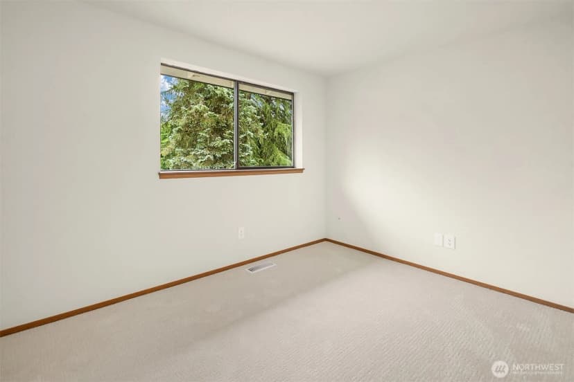 Property photo for 18311 Ne 105th Court, Redmond photo 22
