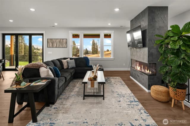 Property photo for 838 Autumn Crest Drive, Wenatchee photo 5