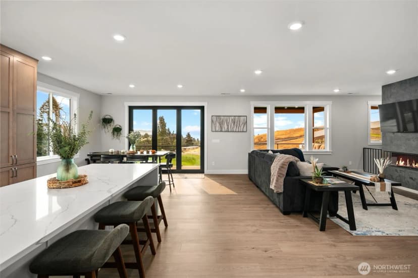 Property photo for 838 Autumn Crest Drive, Wenatchee photo 6