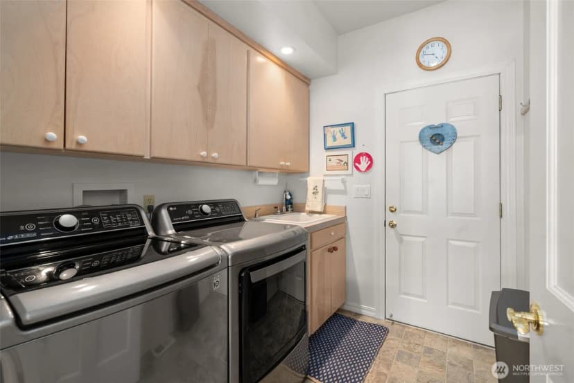Property photo for 7201 Holly Hedge Sw #8, Lakewood photo 23