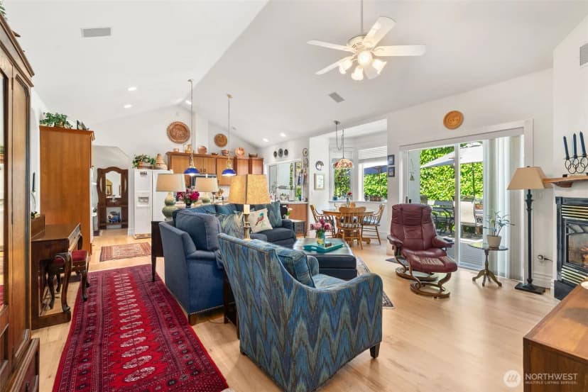 Property photo for 7201 Holly Hedge Sw #8, Lakewood photo 7