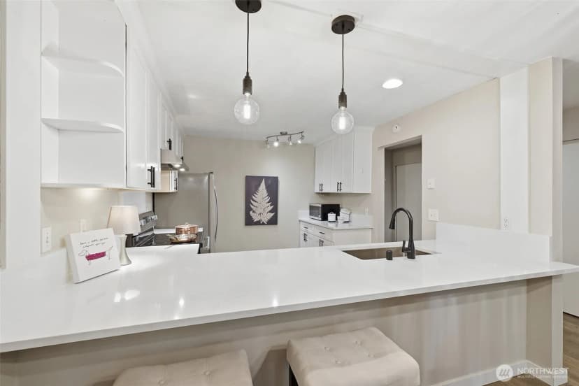 Property photo for 6858 139th Avenue Ne #705, Redmond photo 8