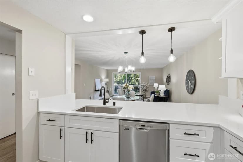 Property photo for 6858 139th Avenue Ne #705, Redmond photo 10