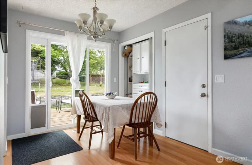 Property photo for 462 Se Quaker Street, Oak Harbor photo 6