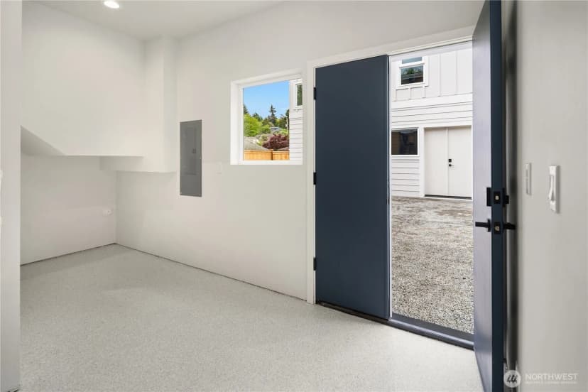 Property photo for 112 29th Avenue E, Seattle photo 15